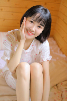 瑜伽老师没穿内衣